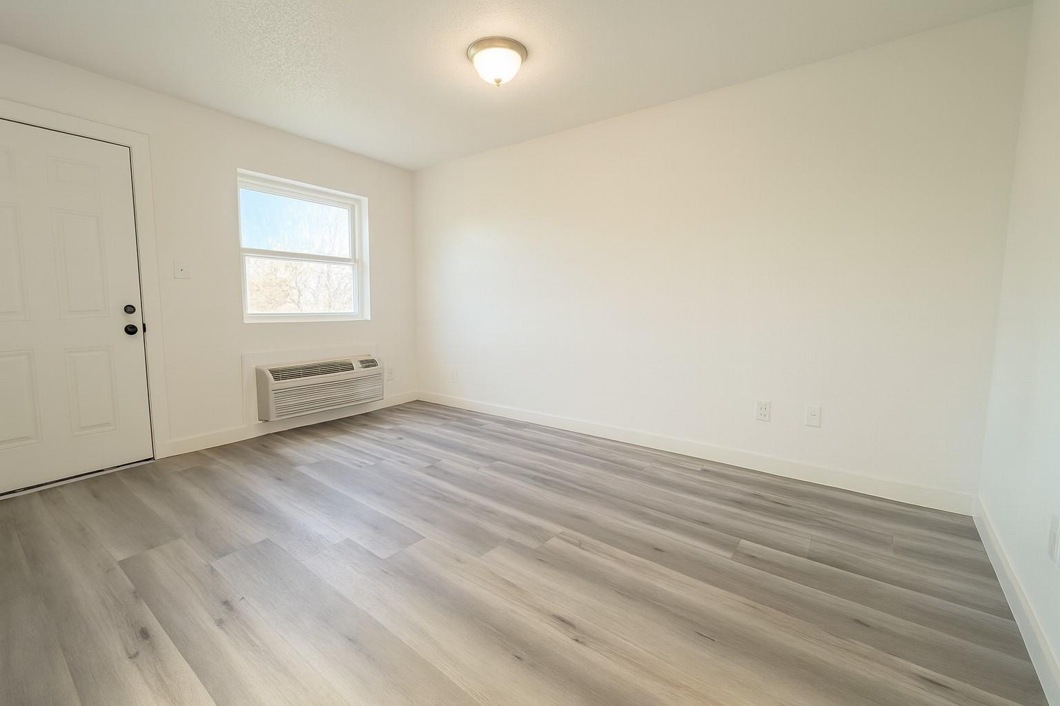 Lakeside Point 1-bedroom apartment 04